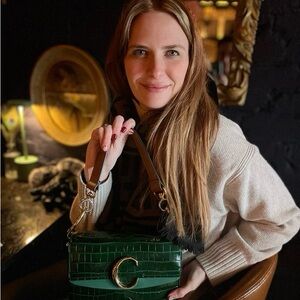 Meet your Posher, Victoria